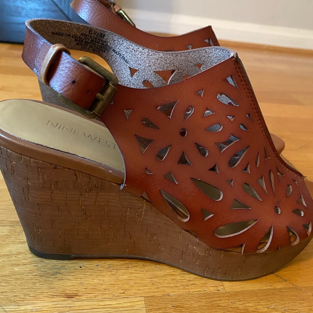 Nine West Brown Flower Cutout Wedges
